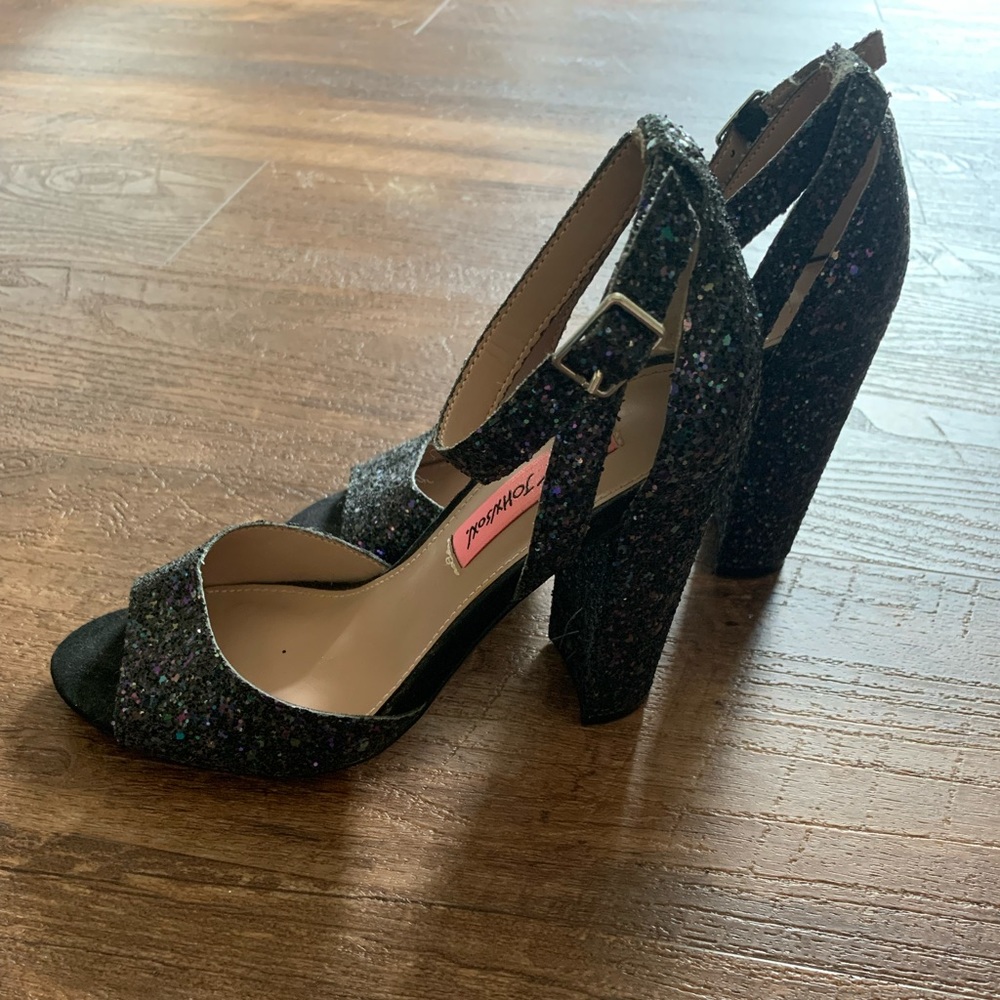Betsy Johnson Glissten black glitter peep toe block heel size 6